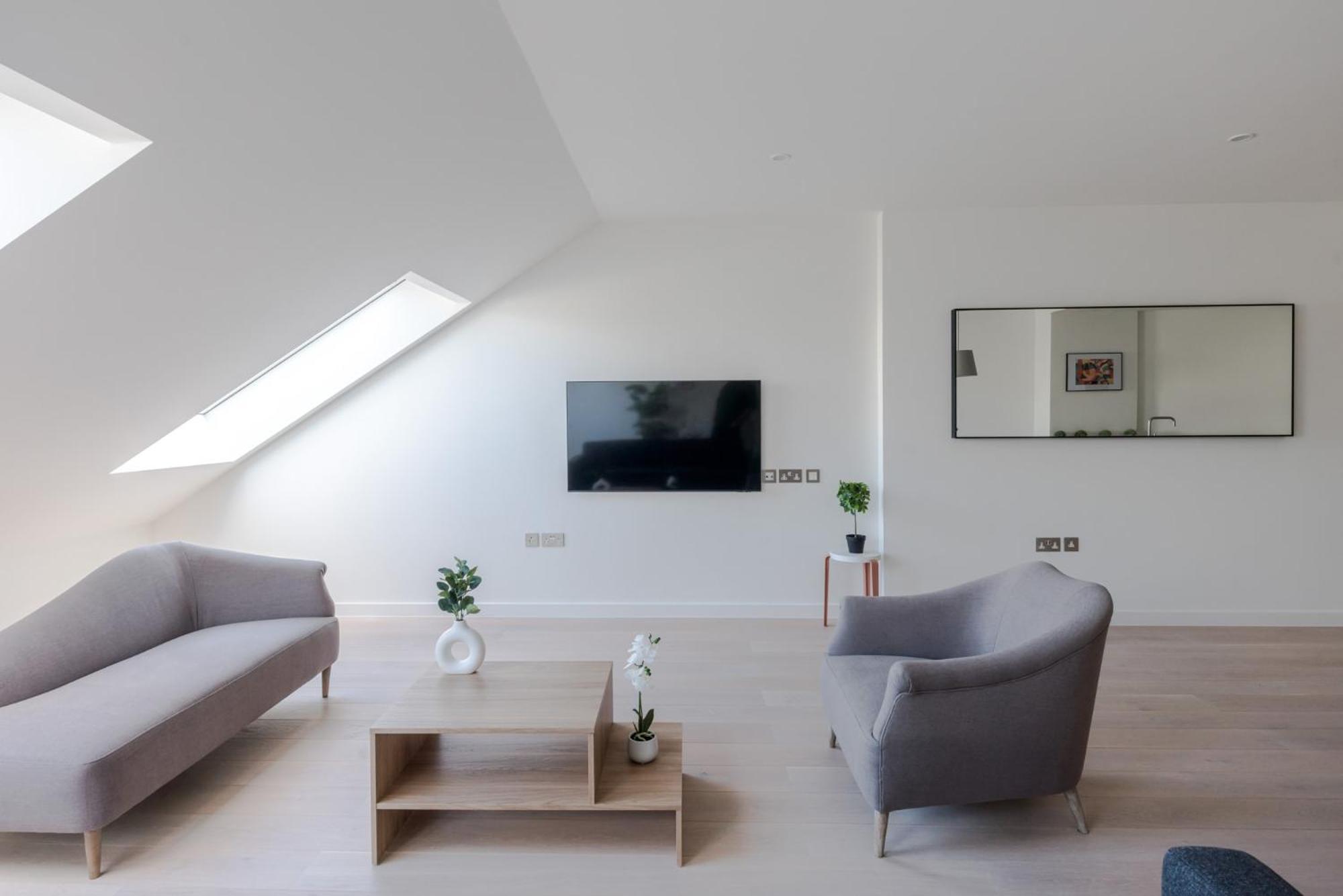 Zen Sanctuary - Soho - By Frankie Says Apartment London Luaran gambar